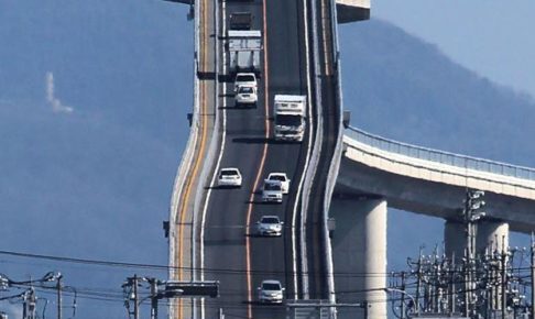 江島大橋（ベタ踏み坂）