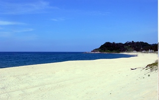 ハワイ海水浴場（はわいかいすいよくじょう）